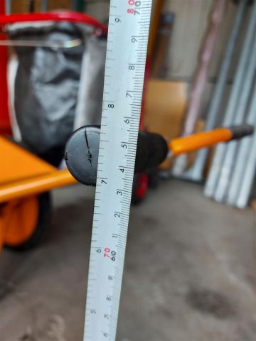 717438-12 Manual Gravel / Sand Spreader