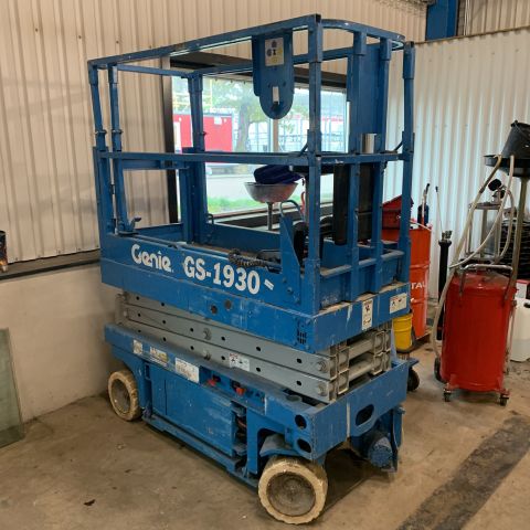 715360-1 Personlift Genie GS-1930