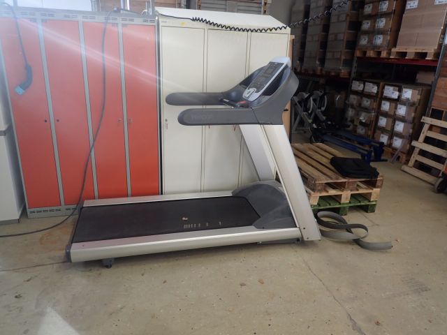 527734-2 Treadmill Precor 946i