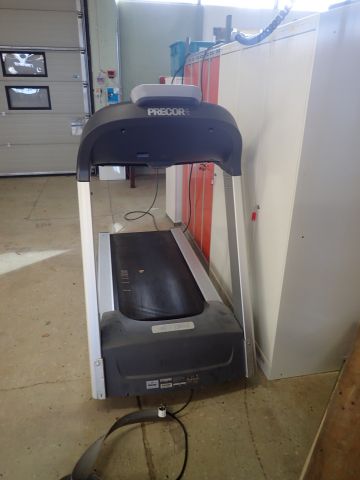 527734-3 Treadmill Precor 946i