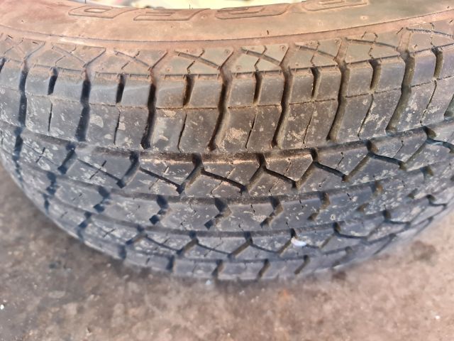 722042-6 Ford Mustang rims + 4 Kelly tires M + S P215 / 70 R14