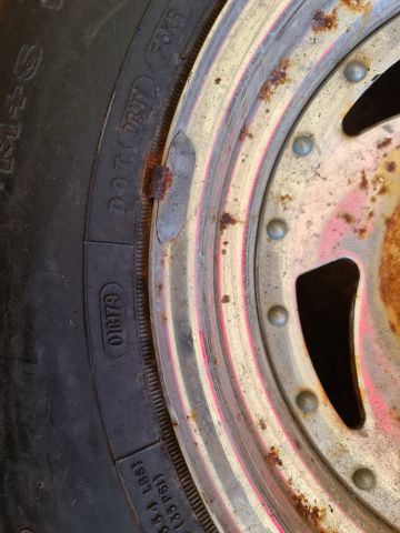 722042-13 Ford Mustang rims + 4 Kelly tires M + S P215 / 70 R14