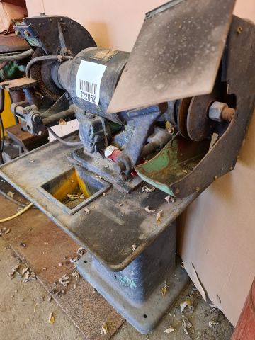 722052-4 Alfa Beckman Emery on pillars