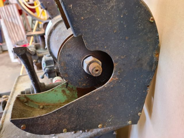 722052-6 Alfa Beckman Emery on pillars