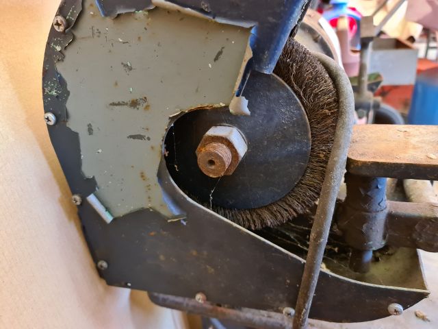 722052-7 Alfa Beckman Emery on pillars