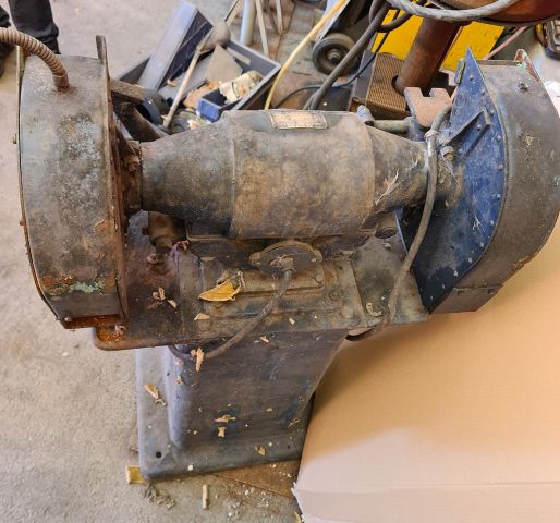 722052-9 Alfa Beckman Emery on pillars