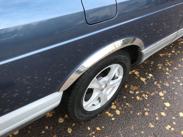 725816-11 Mercedes Benz 500 SEC 1984 (WMN 074)