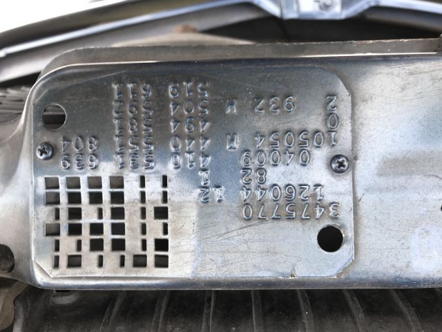 725816-21 Mercedes Benz 500 SEC 1984 (WMN 074)