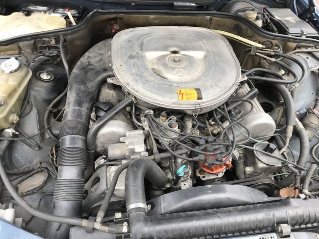 725816-24 Mercedes Benz 500 SEC 1984 (WMN 074)