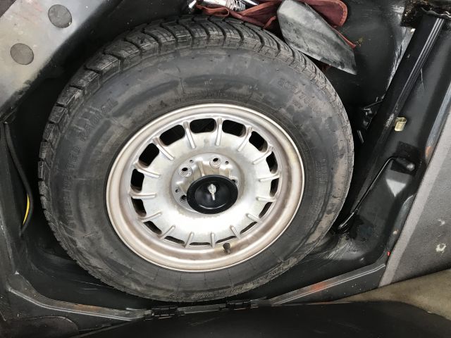 725816-31 Mercedes Benz 500 SEC 1984 (WMN 074)