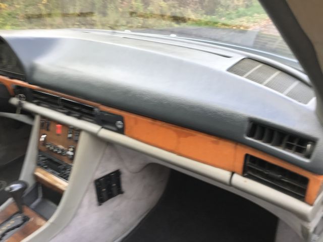 725816-52 Mercedes Benz 500 SEC 1984 (WMN 074)