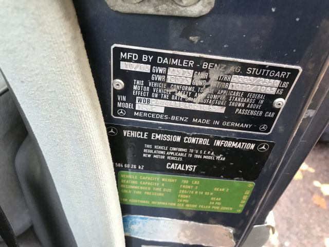 725816-22 Mercedes Benz 500 SEC 1984 (WMN 074)