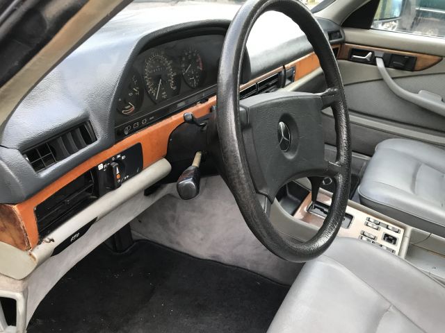725816-44 Mercedes Benz 500 SEC 1984 (WMN 074)