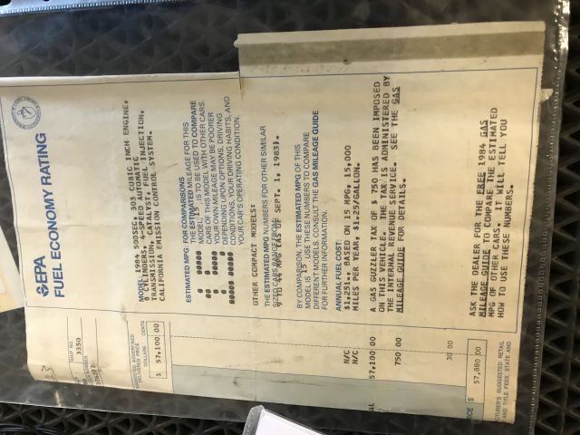 725816-61 Mercedes Benz 500 SEC 1984 (WMN 074)