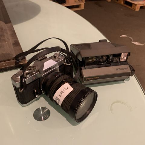 715851-1 Camera Konica Autoreflex T3 & Polaroid Image System