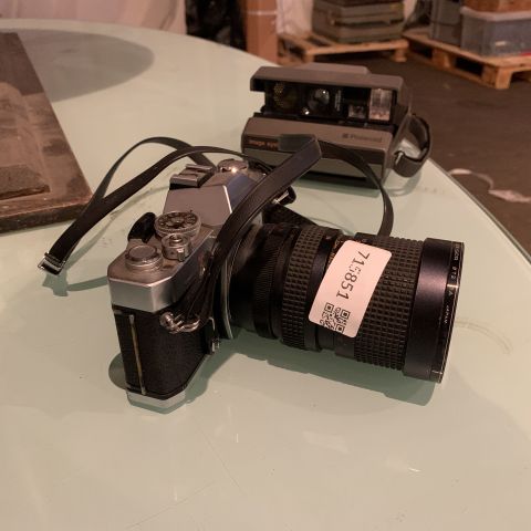 715851-5 Camera Konica Autoreflex T3 & Polaroid Image System