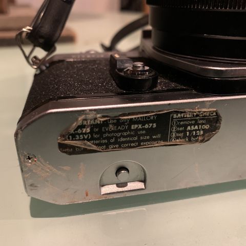 715851-9 Camera Konica Autoreflex T3 & Polaroid Image System