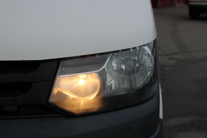 725964-9 Volkswagen Transporter 2.0 TDI Manual, 102hp, (DGC210) -12