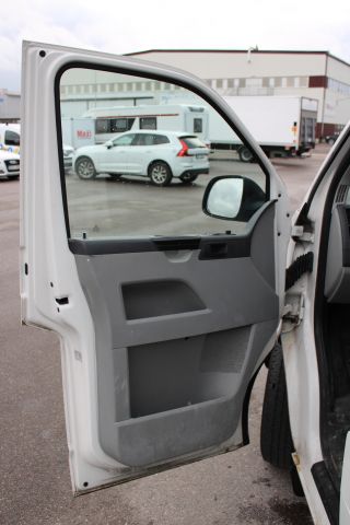 725964-46 Volkswagen Transporter 2.0 TDI Manual, 102hp, (DGC210) -12