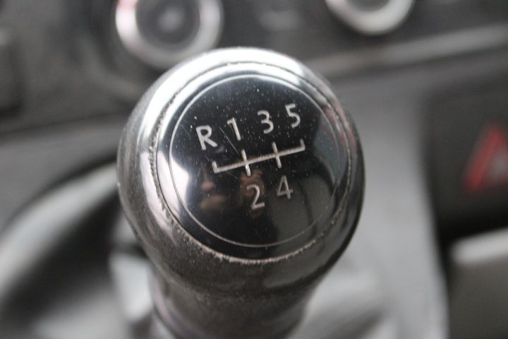 725964-55 Volkswagen Transporter 2.0 TDI Manual, 102hp, (DGC210) -12