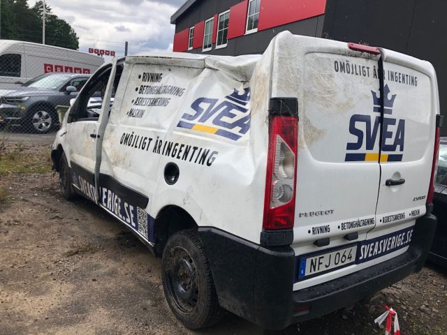 726003-3 Peugeot Expert 1.6 HDi -2013 crash-damaged (90hp, spare parts item)