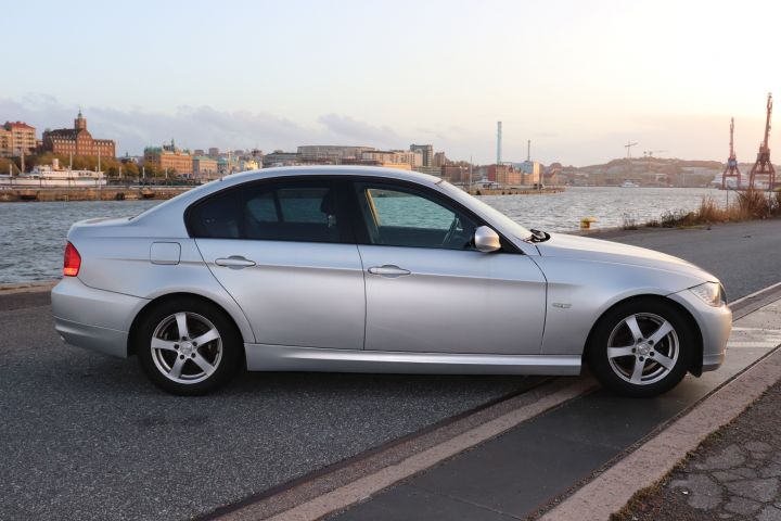 726136-6 BMW 318d Sedan Manual, 143hp, 2011