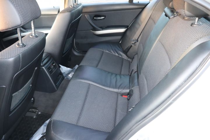 726136-8 BMW 318d Sedan Manual, 143hp, 2011