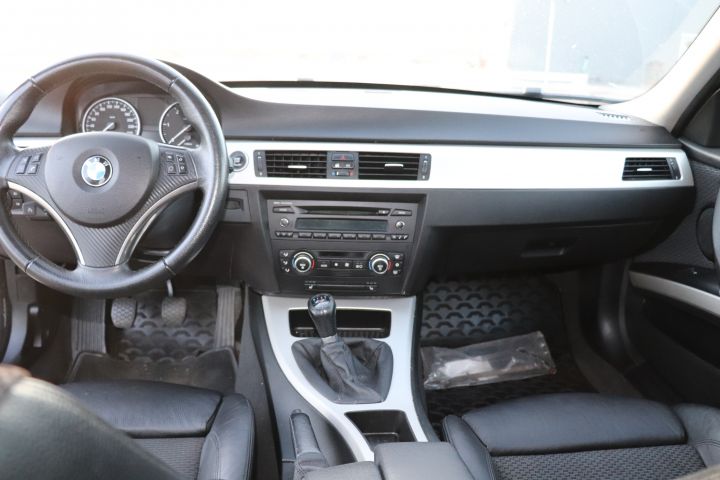 726136-9 BMW 318d Sedan Manual, 143hp, 2011