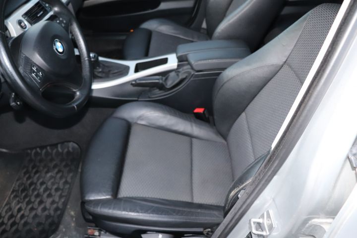 726136-13 BMW 318d Sedan Manual, 143hp, 2011