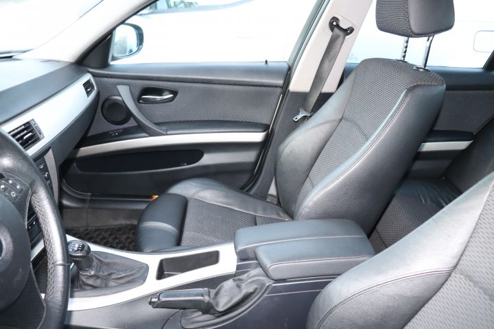 726136-14 BMW 318d Sedan Manual, 143hp, 2011