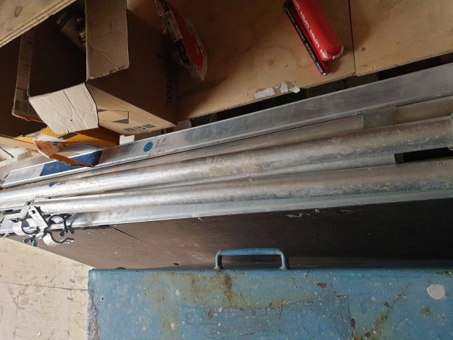 724058-10 Folding roller stand & stand with gangway