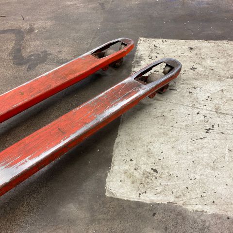 718315-5 Pallyft BT (Slightly skewed)