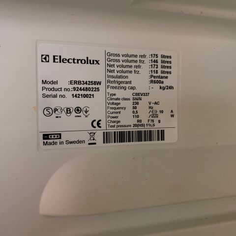 718326-10 Electrolux fridge and freezer