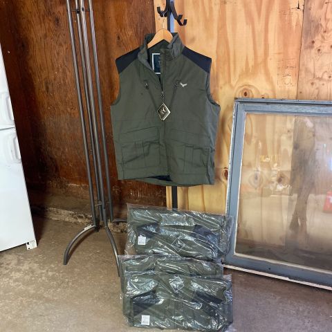 718330-1 Outdoor / hunting vests 4 pcs from T&P