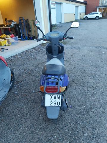 578329-9 2st moped scooters