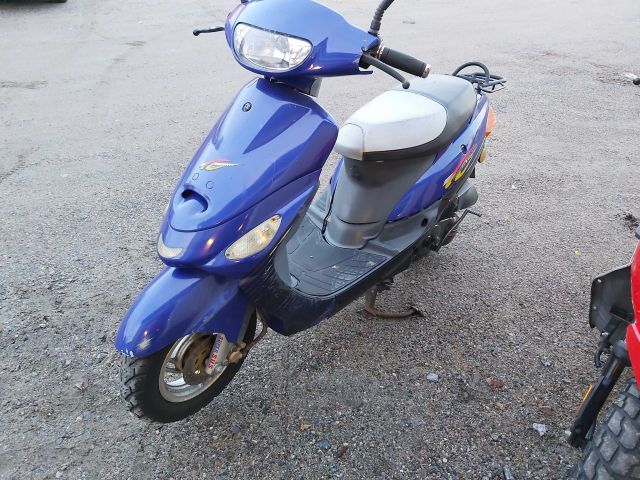 578329-19 2st moped scooters