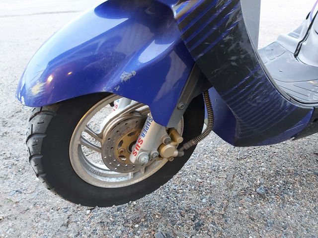 578329-20 2st moped scooters