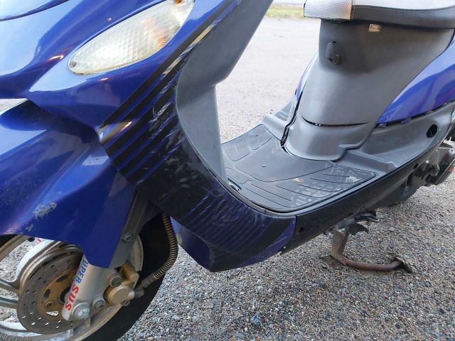 578329-21 2st moped scooters