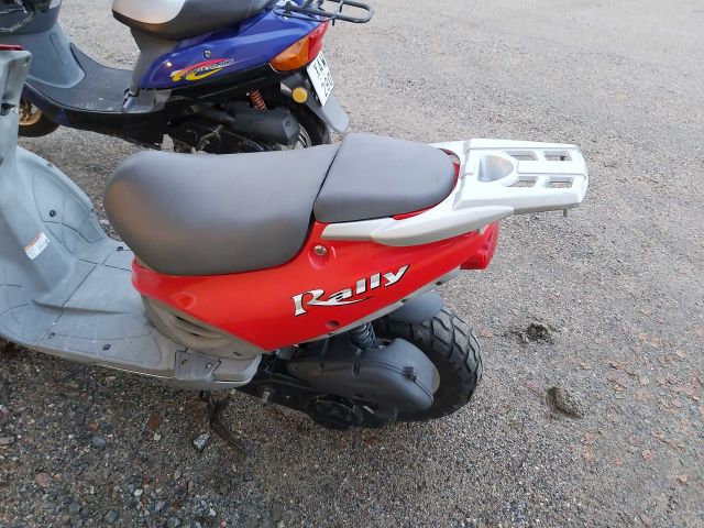 578329-30 2st moped scooters