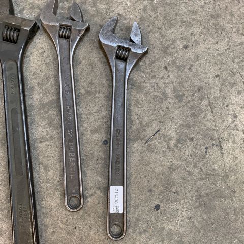 715408-2 Larger wrenches and block wrench 4 pcs