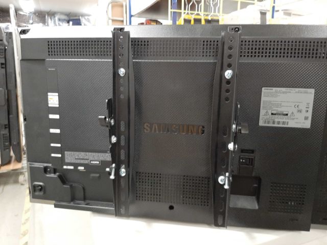 661979-6 TV / Monitor - Samsung DC32E 32 "