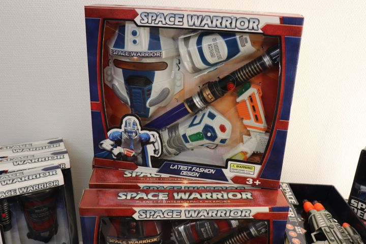 703941-7 Toys Space Warrior / Defender 25pcs