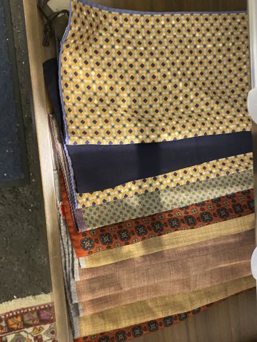 661477-67 Entire women's and men's clothing store, large batch of designer clothes and shop fittings.