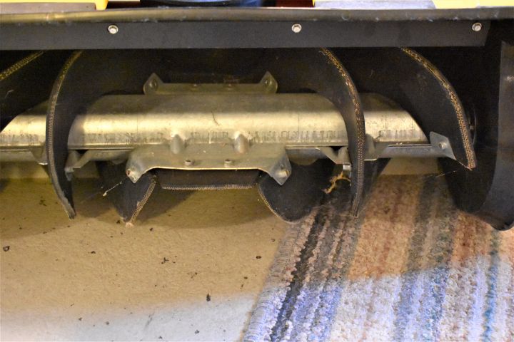 668748-6 Snow thrower with snow plow (New) - Rise