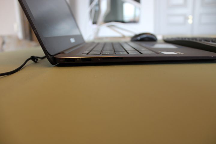 718242-10 Laptop, ASUS UX305C