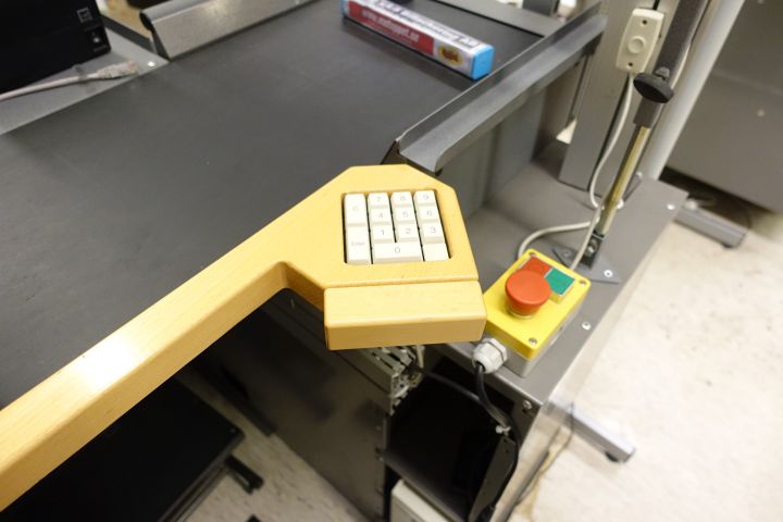 728055-8 Checkout counter with tobacco rack