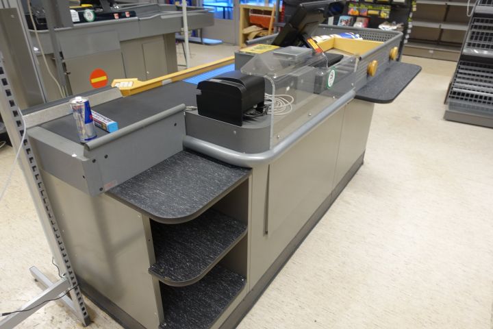 728055-10 Checkout counter with tobacco rack
