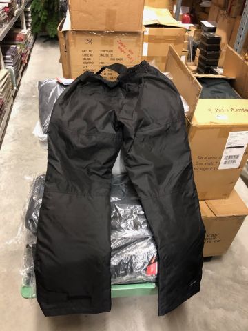 686191-3 Lots of new thermal pants, thermal skirts, bathrobes, pajamas etc. See inventory list