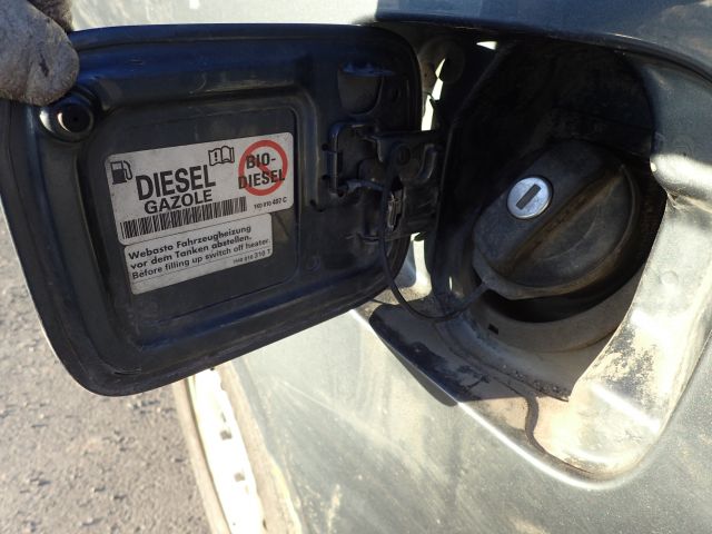 687947-15 VW Caddy Maxi 1.9 TDI -10 Reg no. KCJ879