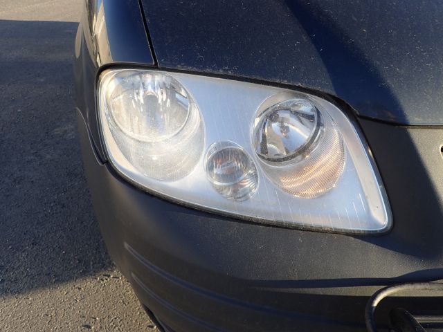 687947-36 VW Caddy Maxi 1.9 TDI -10 Reg no. KCJ879